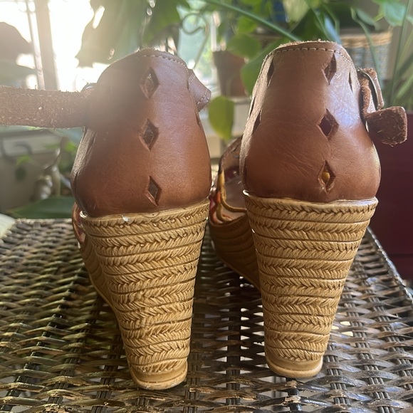 Mexican man made wedge espadrille flower detail colorful size 9 - Picture 6 of 10